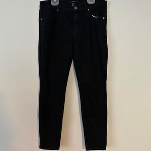 30” forever 21 black skinny jeans
runs small